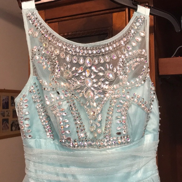 Mint green dress - Picture 2 of 4